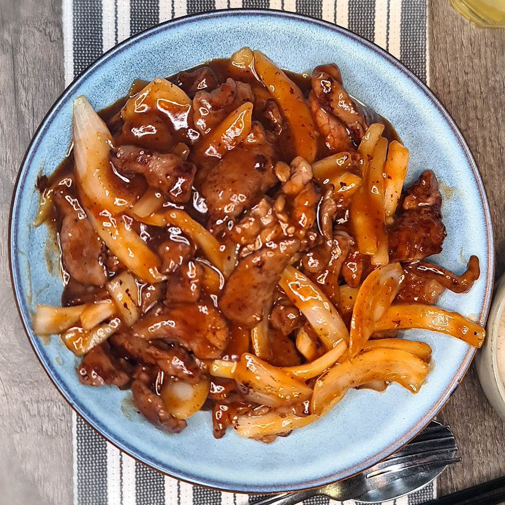 Beef with Taste of Tang BBQ Sauce and steamed rice